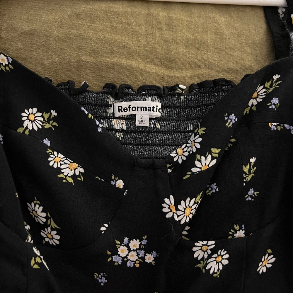 Reformation Reign Top in Daisy - Picture 4 of 8